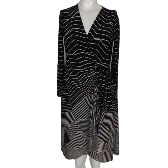 BCBGMAXAZRIA Wrap Dress, S, Adele/Chevron Print, Black/White, Long sleeves - Picture 10 of 13